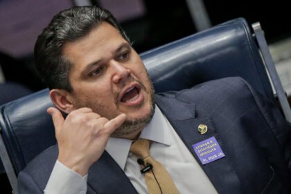 alcolumbre-sobre-indicacao-de-messias-ao-stf:-“o-‘se’-e-complicado”