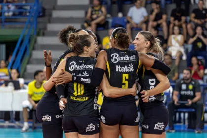 superliga:-praia,-com-primeiro-tecnico-gringo,-tenta-voltar-a-final