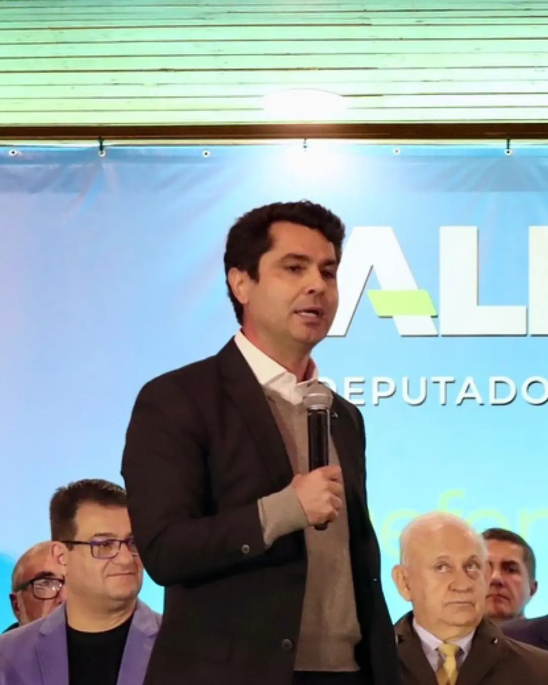 mega-encontro-de-liderancas-da-rmc-reforca-protagonismo-de-alexandre-curi-no-futuro-do-parana