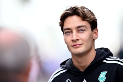 russel-critica-monotonia-na-formula-1:-“corrida-ate-a-curva-um”