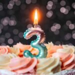 glitter-polemico:-anvisa-alerta-para-uso-de-po-decorativo-como-alimento
