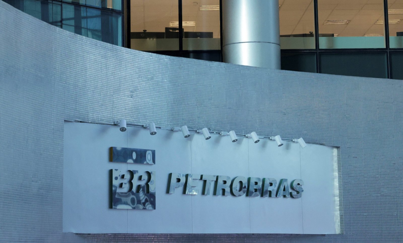 petrobras:-por-que-petroleo-impede-o-santander-de-estar-mais-otimista-com-as-acoes