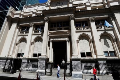 dolar-tem-pequena-queda-na-argentina-apos-5-sessoes-de-alta;-tesouro-dos-eua-atuou?