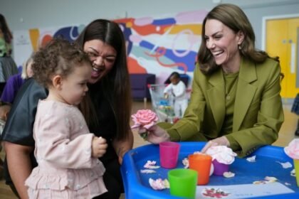 kate-middleton-expressa-preocupacao-com-efeito-dos-smartphones-nas-relacoes-humanas