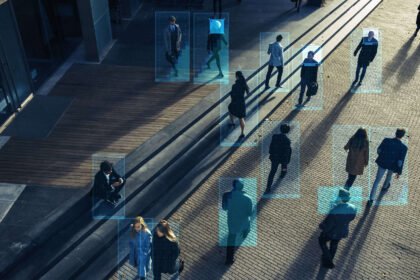 cameras-em-totens-urbanos-geram-alerta-sobre-privacidade