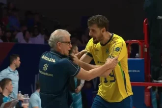 bernardinho-se-diverte-com-comemoracao-“maluca”-de-arthur-bento