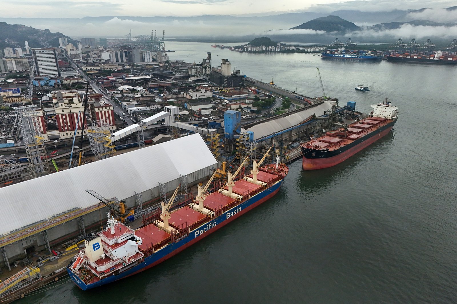 amcham:-exportacoes-brasileiras-com-sobretaxa-americana-cairam-25,7%-em-setembro