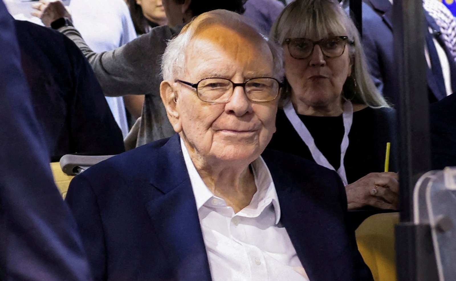 buffett-zera-posicao-na-byd-apos-lucro-de-quase-4.000%;-acao-cai
