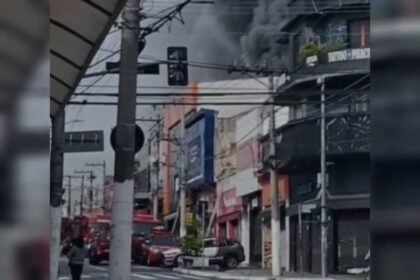 incendio-atinge-unidade-da-lojas-torra-na-lapa,-zona-oeste-de-sp.-veja