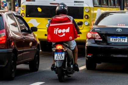 trabalho-nas-ruas:-como-a-rotina-afeta-a-saude-de-entregadores-de-app