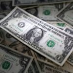 dolar-dispara-e-bate-r$-5,50-com-incertezas-fiscais-e-ameacas-de-trump-a-china