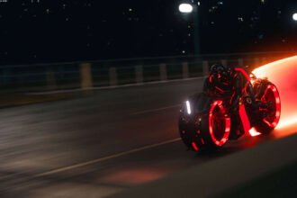carros-da-tesla-divulgam-tron:-ares-sem-autorizacao-dos-proprietarios