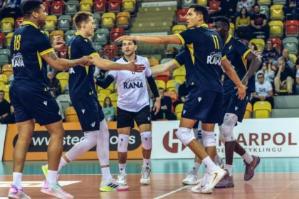 darlan-tem-boa-atuacao-ao-jogar-com-christenson