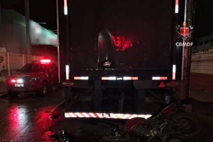 motociclista-morre-apos-colidir-com-carreta-em-aguas-claras
