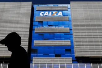 lula-quer-“mexer-no-vespeiro”-de-cargos-na-caixa,-diz-lider-do-governo-na-camara