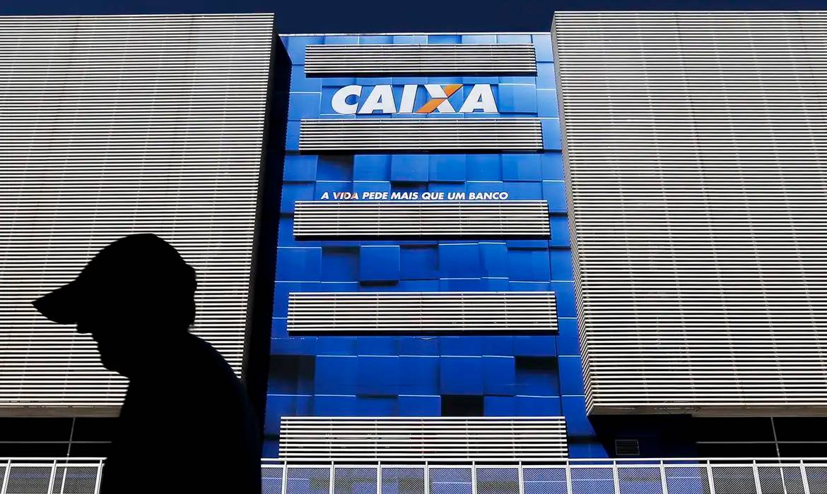 lula-quer-“mexer-no-vespeiro”-de-cargos-na-caixa,-diz-lider-do-governo-na-camara
