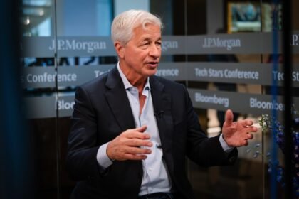 jpmorgan-anuncia-investimento-de-us$-1,5-trilhao-em-industrias-“estrategicas”-dos-eua