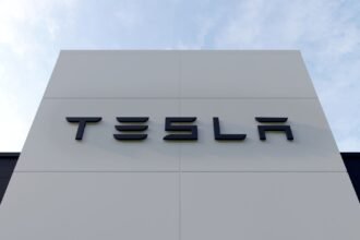 tesla-e-processada-na-australia-por-“promessas-vazias”-de-direcao-autonoma