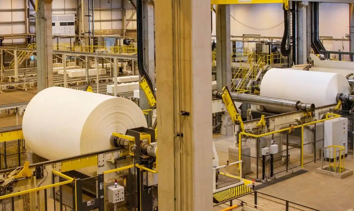 confianca-da-industria-sobe-em-outubro,-mas-pessimismo-persiste-apos-10-meses