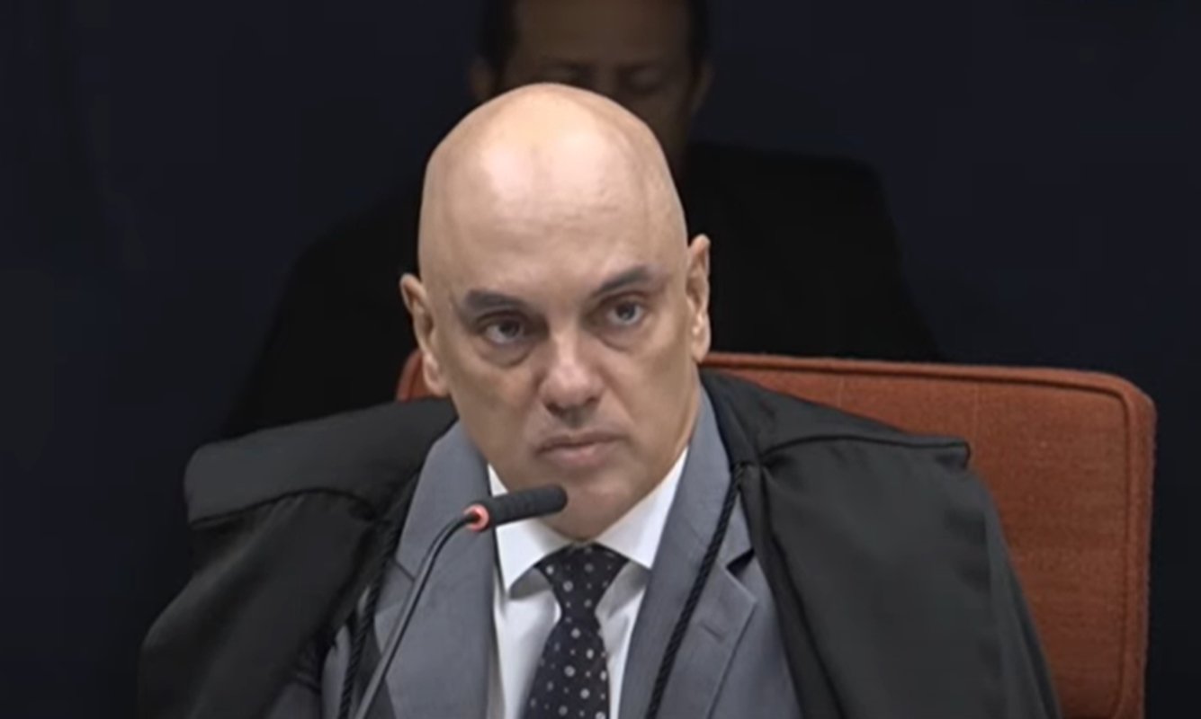 moraes-reage-a-brincadeira-de-advogado-no-stf:-“consequencias-serias”