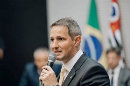 pre-candidato-ao-senado,-derrite-critica-pec-da-seguranca-de-lula