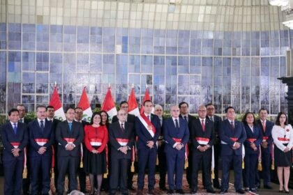 presidente-de-peru-nomeia-general-linha-dura-para-liderar-combate-ao-crime