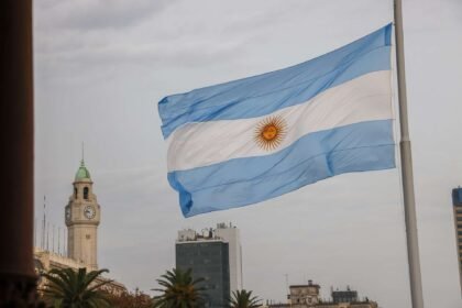 argentina:-inflacao-sobe-2,1%-na-taxa-mensal;-desacelera-a-31,8%-na-anual-em-setembro
