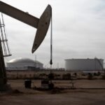petroleo-fecha-em-queda,-pressionado-por-prolongamento-de-tensoes-entre-eua-china