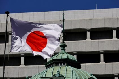 banco-do-japao-deve-agir-com-cautela-ao-normalizar-politica-monetaria,-diz-diretor