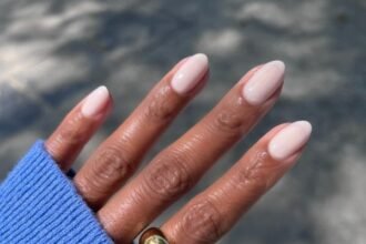 unhas-claras-e-delicadas-para-quem-nao-dispensa-um-visual-elegante