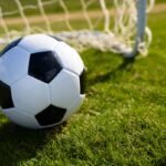 adolescente-esfaqueia-tecnico-de-escolinha-de-futebol-e-alega-assedio
