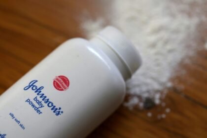 johnson-&-johnson-e-processada-no-reino-unido-por-talcos-suspeitos-de-causar-cancer