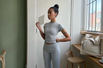 como-usar-calca-bailarina:-looks-com-a-peca-estilosa-e-confortavel