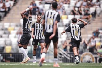 galo-reverte-4-x-1-no-jogo-de-ida-e-conquista-brasileirao-sub-17