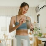 nutricionista-explica-a-diferenca-entre-tomar-whey-com-agua-ou-leite