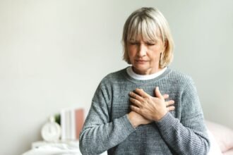 risco-cardiaco-cresce-com-a-menopausa-e-exige-atencao,-segundo-medica