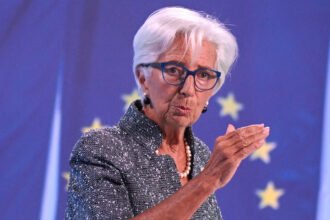 lagarde:-atracao-pelo-dolar-erodiu-ligeiramente-e-ha-risco-de-maior-enfraquecimento