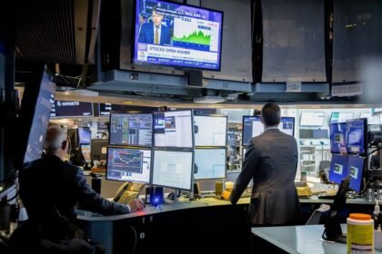 dolar-cai,-ibovespa-reage-e-bitcoin-tenta-se-firmar;-o-que-esperar?