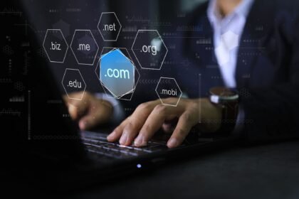 o-“milagre-digital”-do-caribe:-ilha-lucra-com-dominios-de-ia