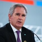 argentina-anuncia-recompra-de-divida-e-titulos-em-dolar-sobem-antes-das-eleicoes