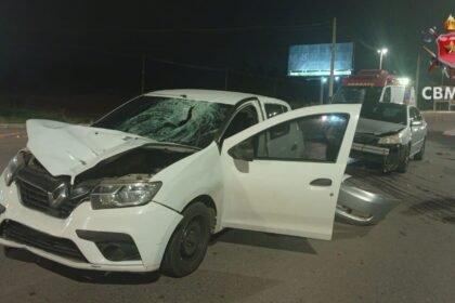 atropelamento-na-epnb-termina-com-pedestre-morto-e-batida-entre-carros
