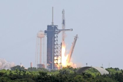 eua-solicitara-novas-propostas-para-missao-lunar-apos-atrasos-da-spacex