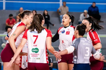 superliga:-conjunto-entrosado-e-mais-maduro-e-aposta-do-paulistano-barueri