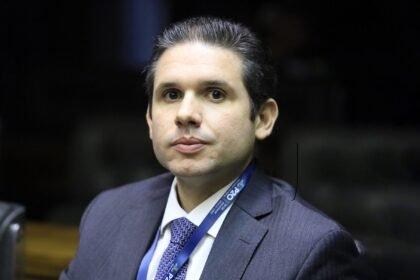 motta-diz-que-camara-votara-projetos-sobre-seguranca-e-gratuidade-de-bagagem-de-mao