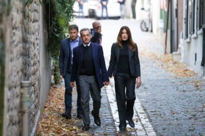 quem-e-carla-bruni,-cantora-e-ex-modelo-casada-com-nicolas-sarkozy