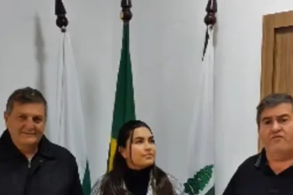 prefeito-de-tunas-entrega-uniformes-e-inaugura-nova-escola-no-municipio