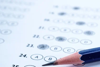 concursos-no-parana-oferecem-salarios-de-ate-r$-17,4-mil-e-vagas-em-diversas-areas