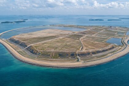 terra-do-lixo:-sem-espaco-para-crescer,-singapura-constroi-ilha-artificial-de-350-hectares-cercada-por-um-dique-de-7-km-e-chama-atencao-do-mundo