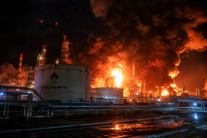 tuapse-entra-em-estado-de-emergencia-apos-ataque-a-refinaria-de-petroleo,-com-alerta-para-nao-beber-agua-da-torneira,-manter-janelas-fechadas-e-enfrentar-impacto-ambiental-grave-no-sul-da-russia