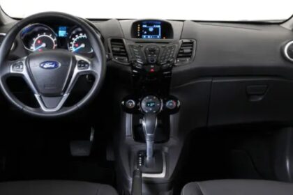 completo,-economico-e-sem-powershift:-com-motor-1.6-de-ate-130-cv,-cambio-manual-de-cinco-marchas,-sete-airbags-e-consumo-de-ate-14,3-km/l,-este-hatch-usado-aparece-como-alternativa-equipada-a-polo,-onix-e-hb20;-conheca-o-ford-new-fiesta-titanium-2014
